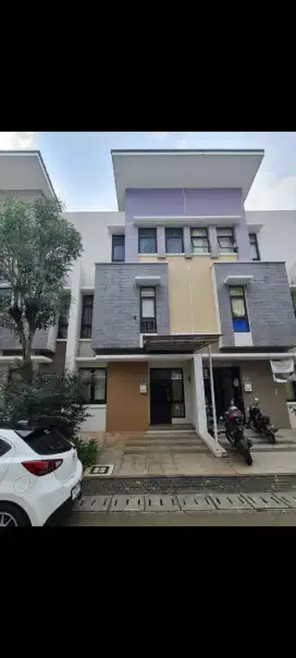 Jual bangunan 3 lantai kost an
