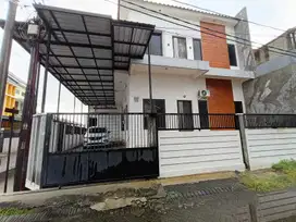 For Sale Rumah 2 Lantai Greenlake Surabaya Timur Lokasi Hook