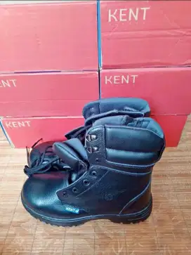 Dijual, sepatu pdl. 1 pasang Jual cepet aja + Bonus topi polos baru
