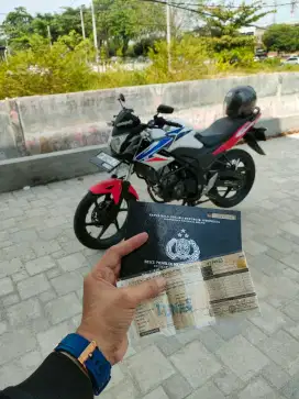 Dijual Motor Honda CB 150R Tahun 2015