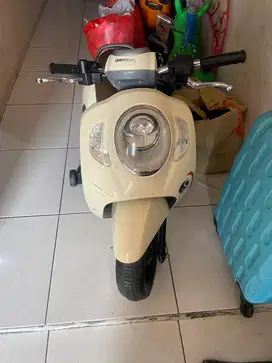 Mainan motoran scopy anak