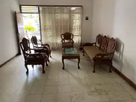 Disewakan rumah  daerah strategis jln Monginsidi.