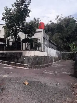 DIJUAL RUMAH SEMI VILLAH LINGKUNGAN ASRI DI JATIHANDAP BANDUNG