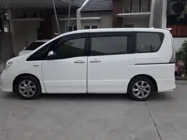 Nissan Serena HWS 2.0 matic th 2013 Putih ori tgn 1 mulus sekali