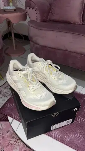 ADIDAS RUNNING Questar 3 Running Shoes Wanita Putih ID8741
