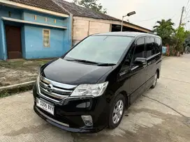 Nissan Serena HWS Automatic 2014 Hitam