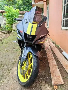 Motor R15 V4 2023 (Registrasi 2024)