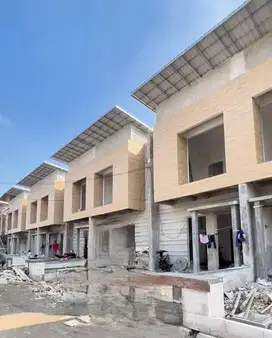 RUMAH MINIMALIS ALANA REGENCY GUNUNG SARI SURABAYA