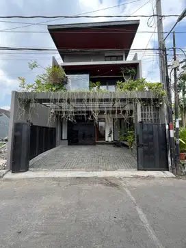 RUMAH MEWAH MODERN KONTEMPORER FULL FURNISHED DI JALAN PALAGAN KM 1
