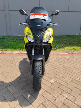 Aprilia SR GT 200