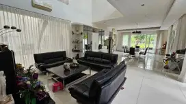 Graha Famili Golf View Surabaya Ada Swimming Pool Bagus Minimalis