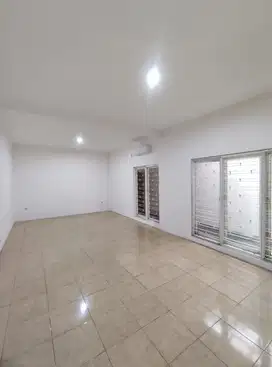 Rumah Disewa Bisa Untuk Rumah/Kantor di Kemang