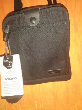 Tas merk body pack masih baru ada segel