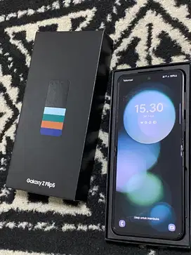 Samsung Galaxy Z Flip 5 8/512 Sein
