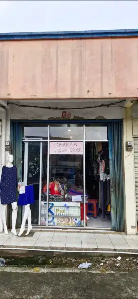 Disewa kios hadap parkiran Pasar Kelapa Dua