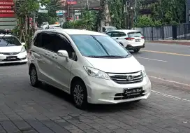 FREED PSD NEW MODEL 2012 ASLI BALI LOW KM