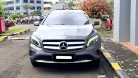 Km 32 rb mercedes benz mercy gla200 urban 2016 pakai 2017 abu