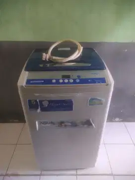 Mesin cuci 1 tabung otomatis merek aQua hijab