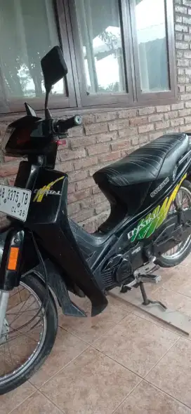Suzuki crystal 1990
