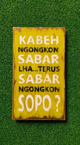 Hiasan dinding kayu