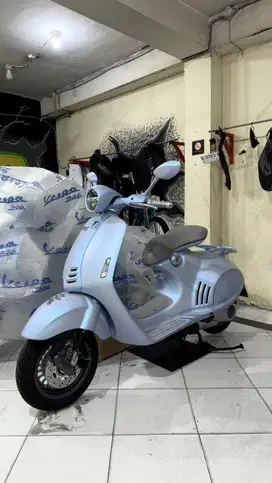 VESPA 946 SNAKE