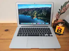 Macbook Air 13 inch 2017 Core i5 RAM 8GB Slim Elegant Good Condition