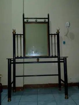 Meja Kaca Rias sudah dengan kursi