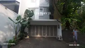 Dijual Rumah Bagus Strategis Harga Menarik Di Pondok Indah