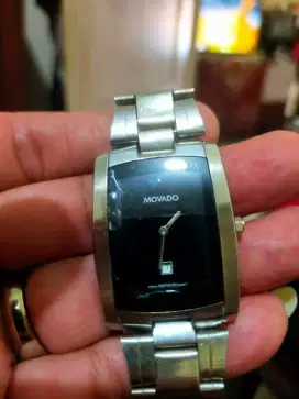 Jam tangan klasik MOVADO