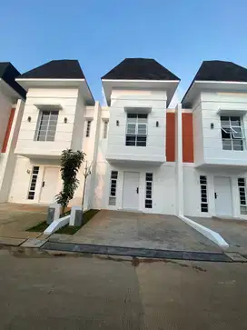 Rumah Siap Huni 2 Lantai Di sekitar Cibubur