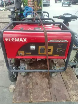 Tampung genset rusak