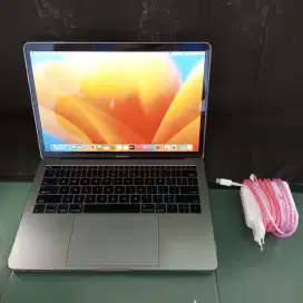 Jual Cepat MacBook Pro 2017 + Type-C Charger & FREE Casing Transparan