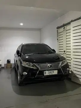Lexus RX270 full option.