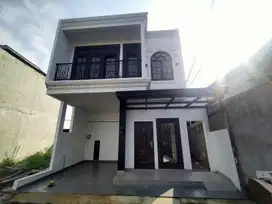 Rumah 2lt gaya clasik eropa di.kelapa dua depok