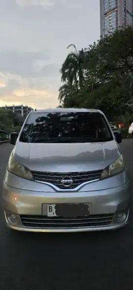 Dijual Cepat Termurah Nissan Evalia 1.5 SV Manual MT 2014