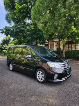Nissan Serena HWS AT 2013