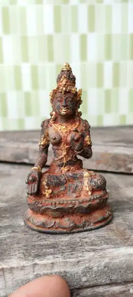 PATUNG PERUNGGU PLIT EMAS
