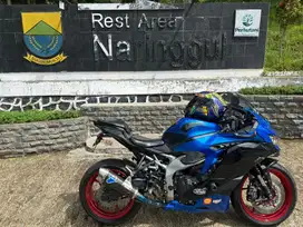 Kawasaki ZX25R ABS QS Biru