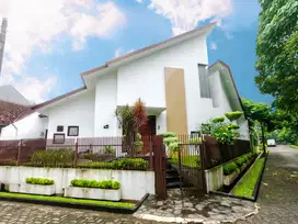 Dijual Rumah Luas 265 m² di Villa Gunung Lestari, Ciputat