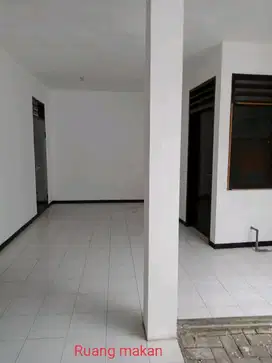 Rumah Siap Huni Kutisari Indah Barat Surabaya Kawasan Nyaman FER.A542