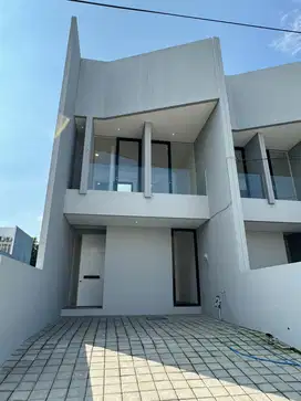Dijual Rumah Minimalis Modern Dekat Graha Family Dian Istana Surabaya