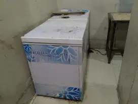 Freezer penyimpan makanan stock untuk restauran usaha frozen food
