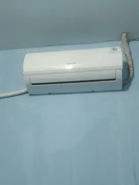 AC SHARP 1/2 PK INVERTER TANGAN PERTAMA