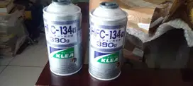 2 kaleng HFC 134 untuk AC mobil