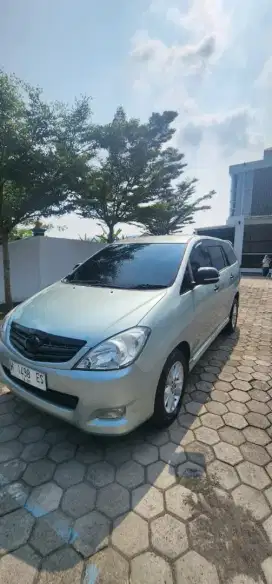 Kijang inova G solar matic