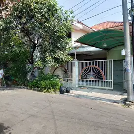 2 Lantai Rumah Darmo Permai Utara, Harga Nego aja Sampe Deal