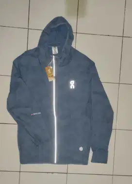 Jaket running anti UV dan anti bakteri