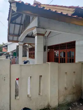 Di Jual Rumah Berikut Tanah Luas Bangunan 100 Meter Persegi Luas Tanah