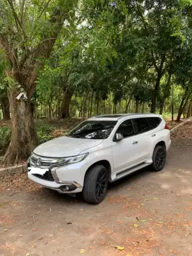 Jual new pajero sport putih terawat