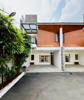 JUAL RUMAH BARU DALAM TOWNHOUSE DI DEKAT MRT LEBAK BULUS & FATMAWATI